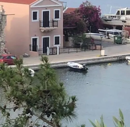 펜션 Kastellorizo- Casa Piero Meyísti